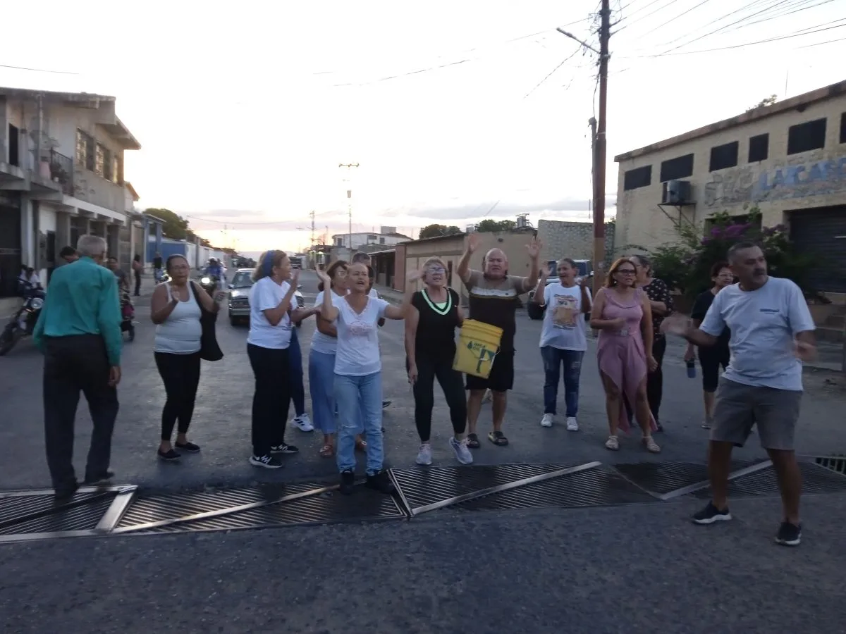 Habitantes de Fundalara en Carora protestaron con cacerolas por tres meses sin servicio de agua potable