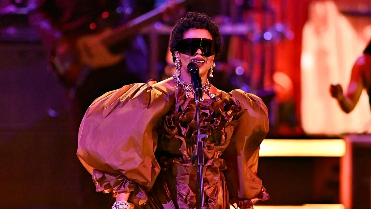 Lauryn Hill n’a pas failli à sa réputation pour son concert à l’Accor Arena