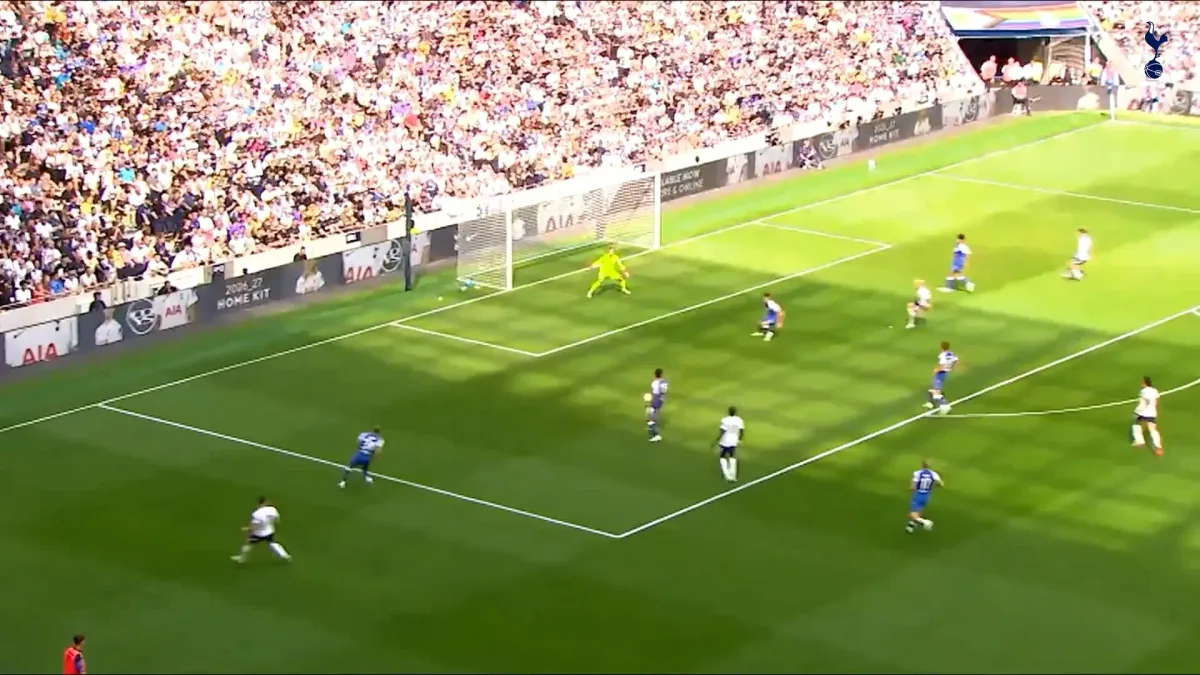 Tonali e Robertson combinam para gol de Richarlison contra o Hoffenheim