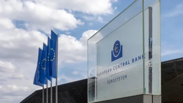 Trabalhadores do BCE exigem esclarecimentos sobre futuro de Lagarde