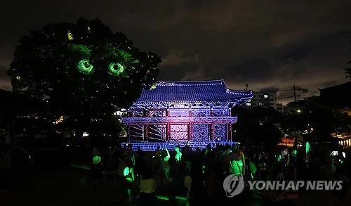 제주 1만8천 신들의 이야기 빛으로…제주목 관아 미디어아트