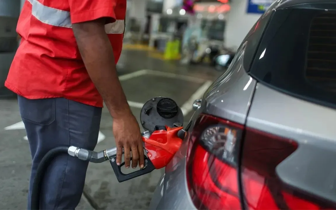 Preço da gasolina reduz em 11,3% na Bahia; entenda