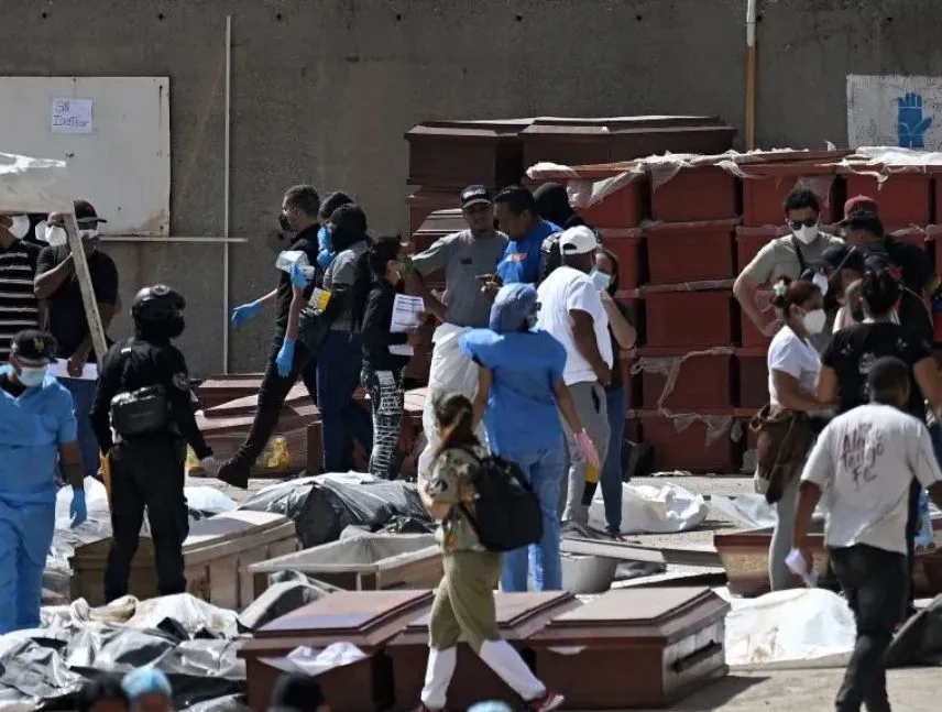 Despiden en La Guaira a 40 niños no reclamados tras el doble terremoto