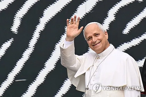 71세 생일 맞은 교황, 코로나 때 깎인 성직자 급여 원상복구(종합)