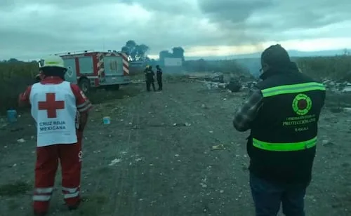 Explosión en taller de pirotecnia en Zitlaltepec, Tlaxcala, deja un muerto; Ejército realiza revisa legalidad del polvorín