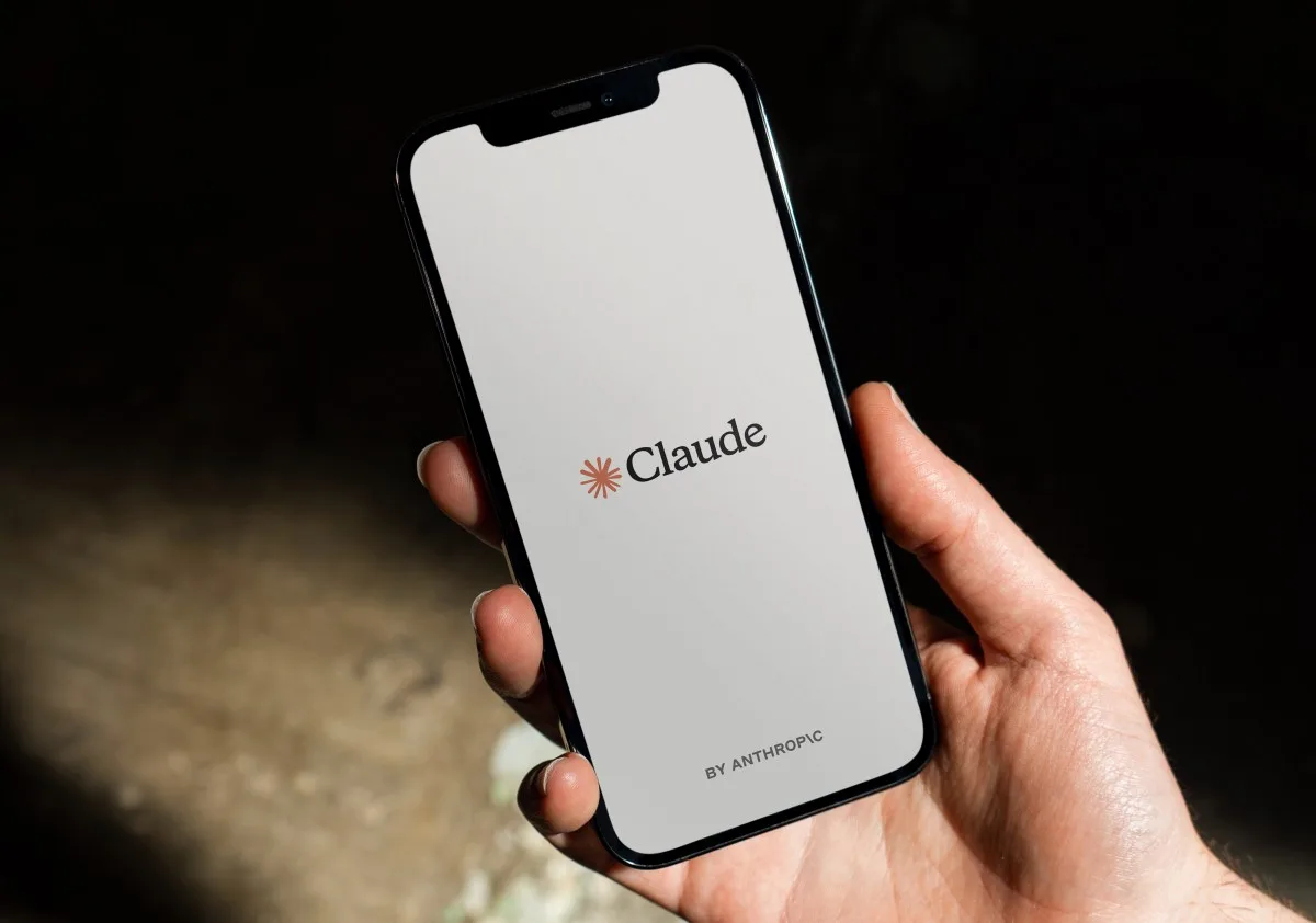 Claude Cowork finally remembers what you told the app in chat