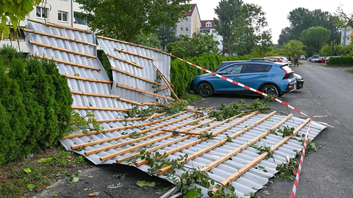 Bäume umgestürzt: Verletzte bei Tornado in Fürstenwalde - „Glück im Unglück“