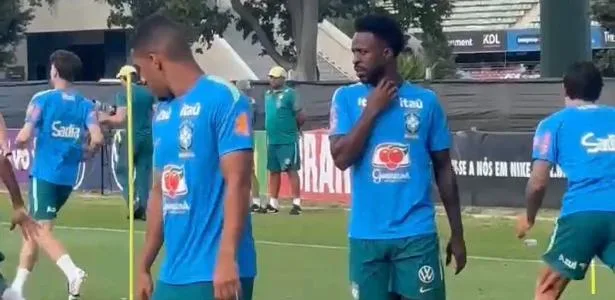 Com Vini Jr. em campo, seleção faz primeiro treino completo na Austrália