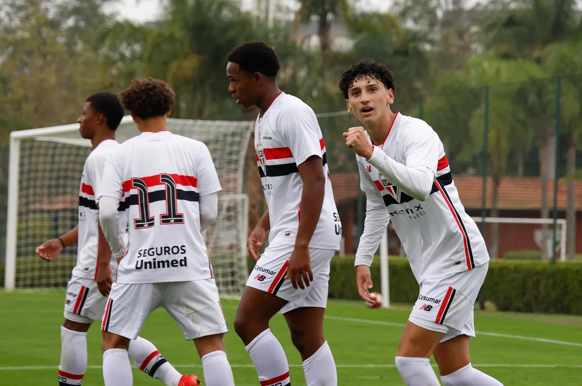 São Paulo goleia e encerra preparação para torneio sub-17 na Espanha; veja os destaques
