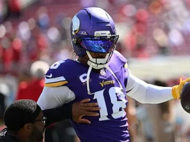 Vikings tight T.J. Hockenson leaves game vs. Saints with apparent head injury, Jefferson returns