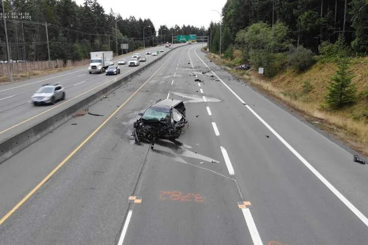 Teen arrested for impaired driving following crash that killed 2 on Vancouver Island