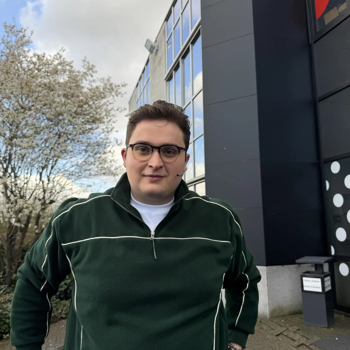 Vendedor de carros vira príncipe da Bélgica aos 26 anos