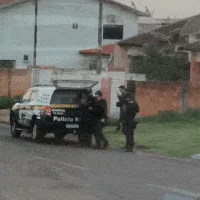 Suspeito de matar vendedor foi preso em mata com pistola usada no crime