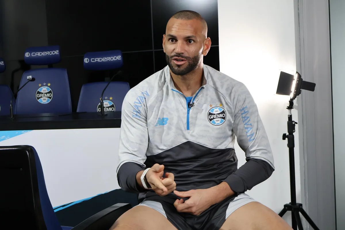 Weverton ajuda a construir Grêmio do futuro e aprova Gre-Nais na Copa do Brasil: "Marca história"