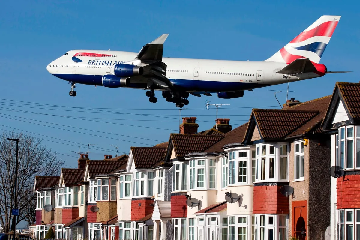 'Ghost town' threat to Heathrow Airport if £33 billion third runway proves too costly, MPs warned