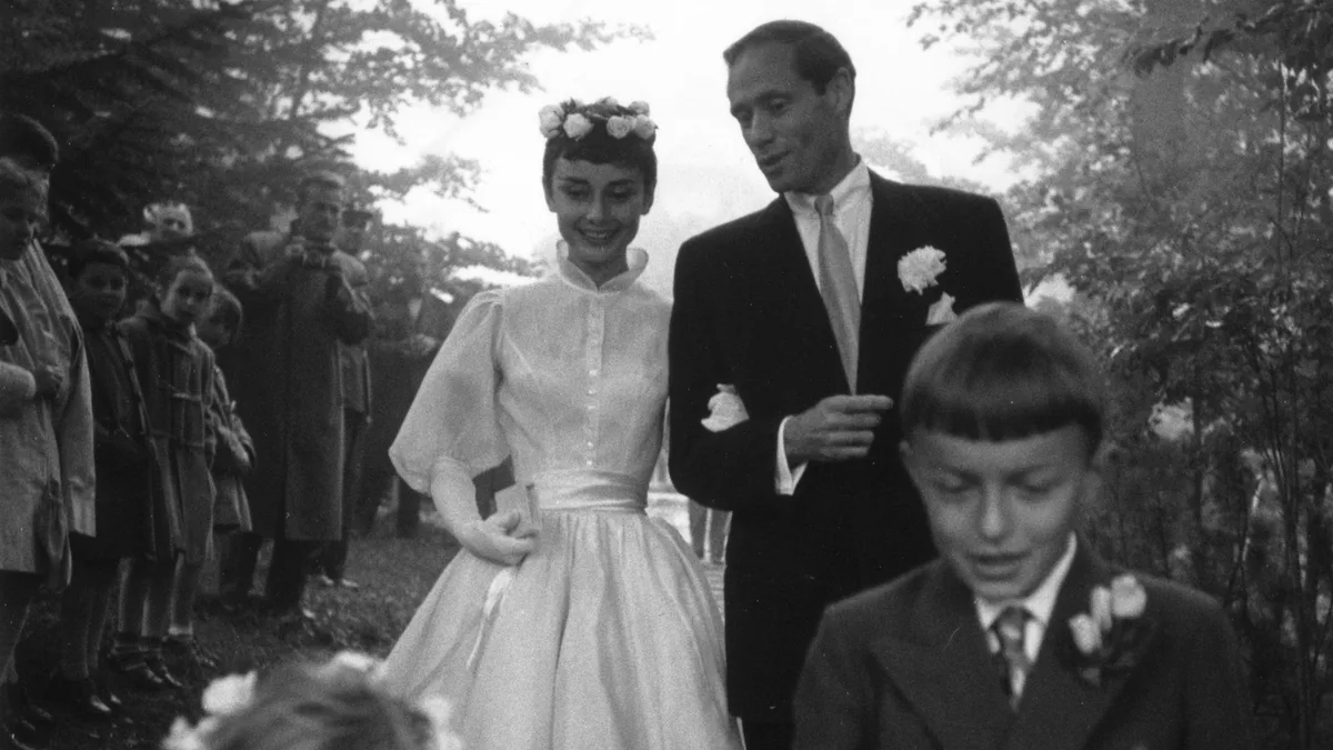 Todas las novias históricas que vistieron de Pierre Balmain, el diseñador que fascinó a la realeza y a las divas del cine