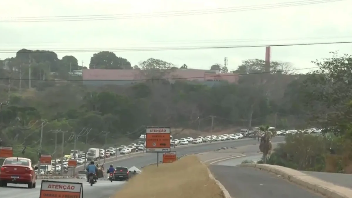 Obras causam congestionamento na rotatória do Mercado do Peixe, em Teresina