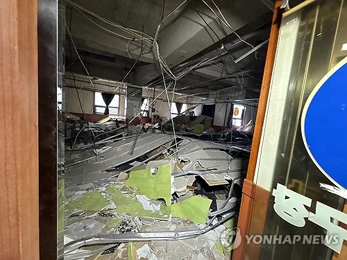노인 대상 주방용품 판매 중 천장 마감재 와르르…38명 부상(종합2보)