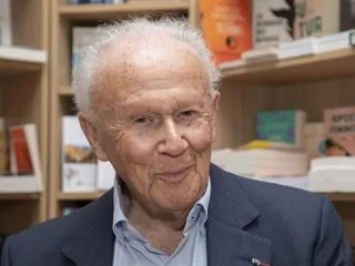 Le journaliste et animateur radio Philippe Bouvard est mort à 96 ans