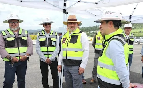 Michoacán recibe 58 mil mdp de inversión federal para carreteras, educación y desarrollo regional