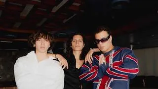 LOS MENOR3S continúan su imparable ascenso e incluyen a Clara Vegas en su nuevo video