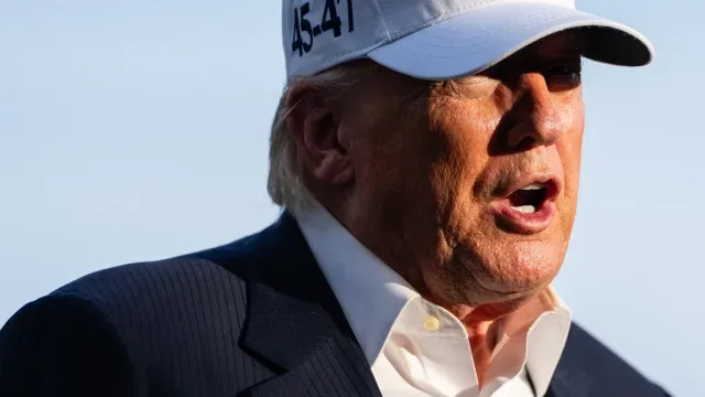 Estados democratas processam Trump por limitar voto por correio