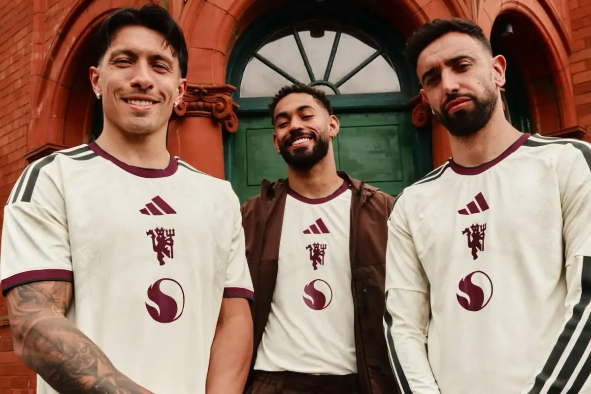 Manchester United apresenta terceira camisa com homenagem à cultura da cidade