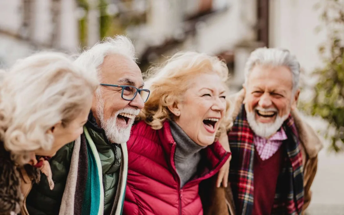 Les personnes les plus épanouies après 60 ans partageraient 5 habitudes bien précises, selon les spécialistes