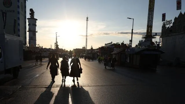 Wettervorhersage: Spätsommerliches Wetter zum Wiesn-Start erwartet