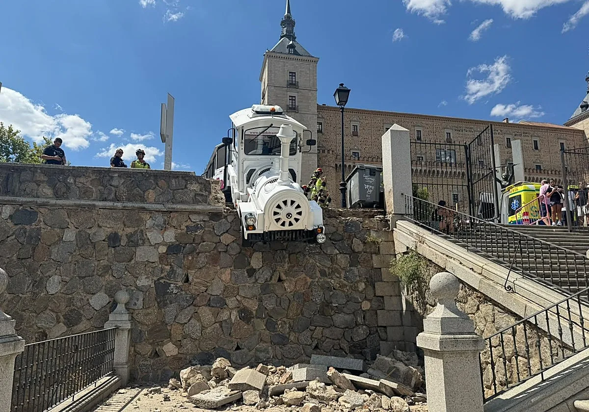 Arrollado un turista italiano por el tren turístico de Toledo tras ponerse en marcha sin conductor
