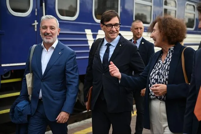 Illa firma en Kiev tres acuerdos de cooperación con la regiones ucranianas de Zaporiyia, Dnipropetrovsk y Lviv