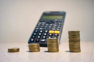 B3 (B3SA3) e Cemig (CMIG4) anunciam pagamento de proventos