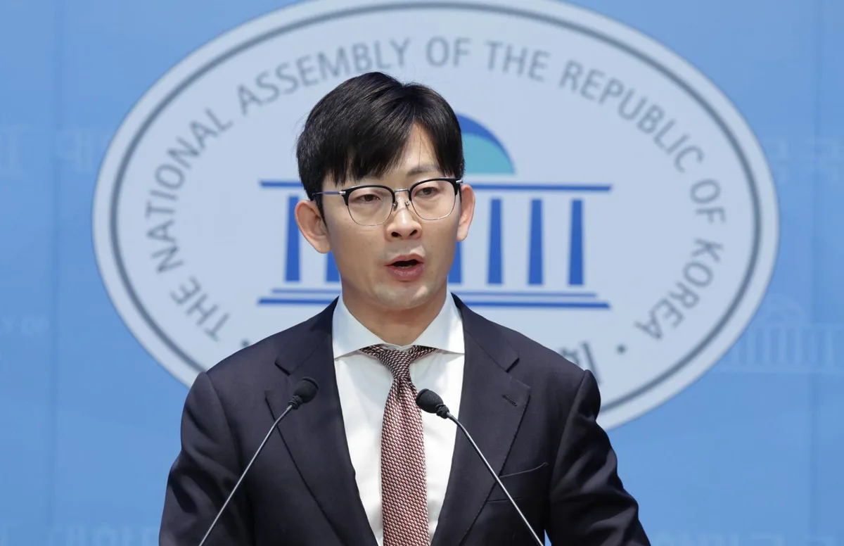 국힘 “실형 받은 사람이 대통령 협박해 가석방 요구…부당거래”