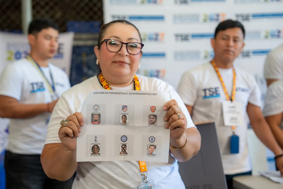 Voto salvadoreño en el extranjero: Tribunal da más tiempo a partidos políticos para proponer integrantes de juntas de votación