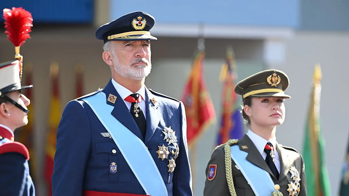 Por qué el rey Felipe VI y la princesa Leonor no han llevado hoy el mismo uniforme militar en el desfile del 12 de octubre