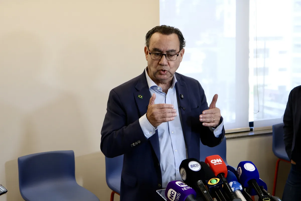 Da quase desistência em debate à terceira via: a aposta da campanha de Augusto Cury