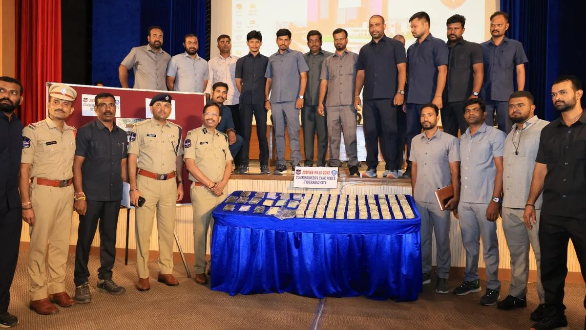 Police uncover links between cattle theft gang and mobile phone racket, arrest nine suspects
