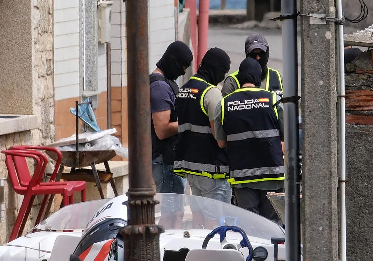 Cuatro detenidos y 1.500 kilos de cocaína incautados en A Pobra do Caramiñal (La Coruña)