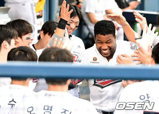 '5위 넘볼 생각 마' 두산, 다시 3G 차 리드! NC 9-2 제압하고 전날 패배 설욕…최민석 14승 찍고 AG 간다 [잠실 리뷰]