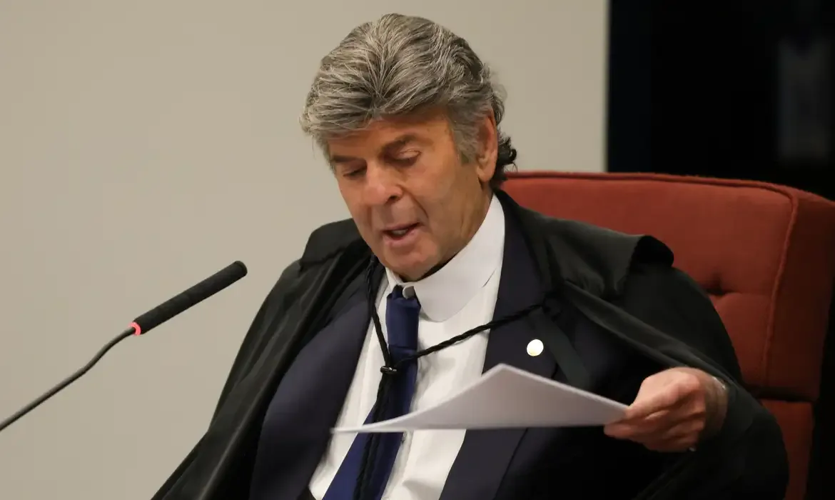 Fux assume relatoria de ação sobre visitas da esposa de Moraes no Senado