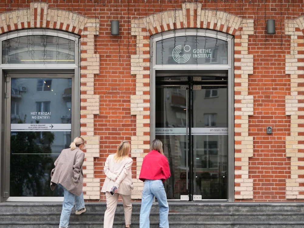 Newsblog zur Bundespolitik: Goethe-Institut bewertet Ende der Arbeit in Russland als Zäsur