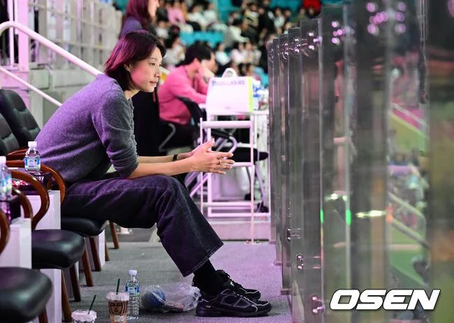 언제까지 ‘김연경 타령’만 할 건가…日에 7연속 0-3 패배→AG 2회 연속 노메달, 韓 여자배구 처참한 현주소