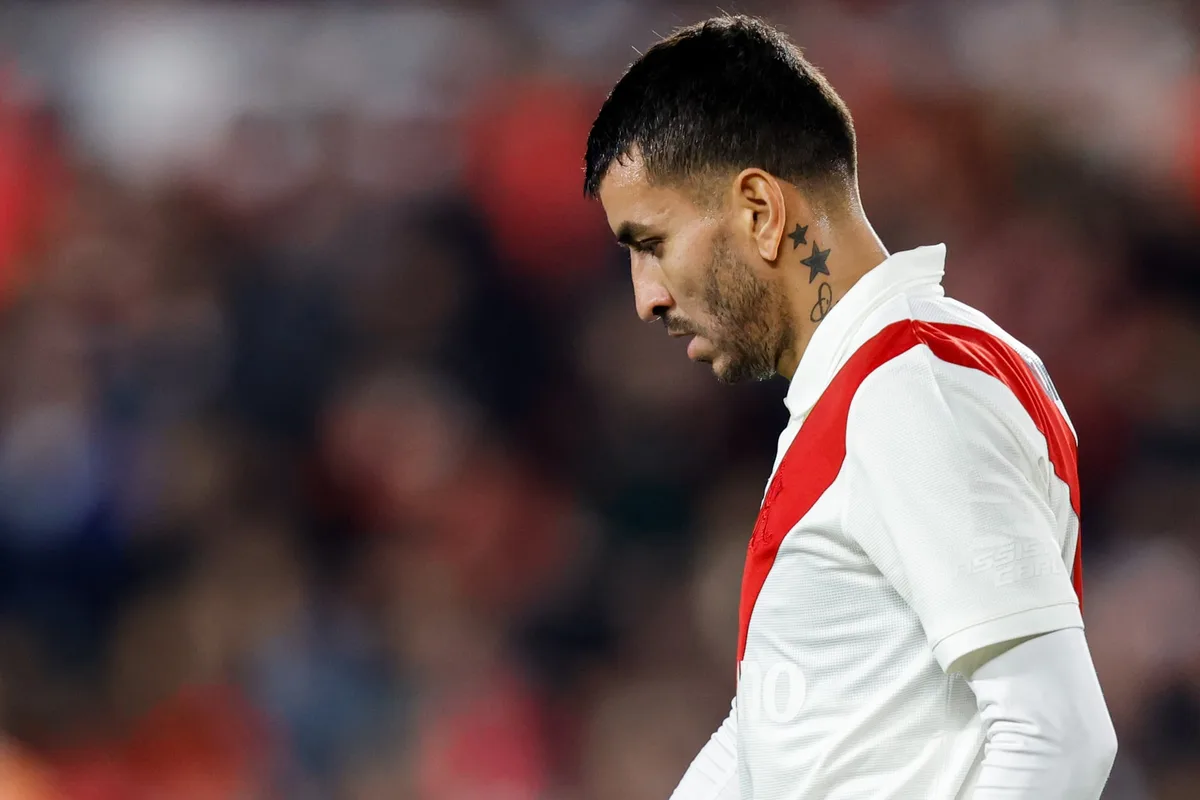 A qué hora juega River hoy