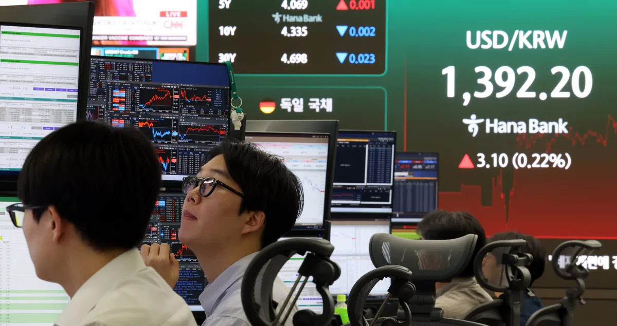 한달 새 160원이나 뚝... 원화 환율 1392원대로