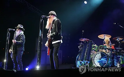 '턱수염 밴드' ZZ Top 드러머 프랭크 비어드 별세…향년 77세