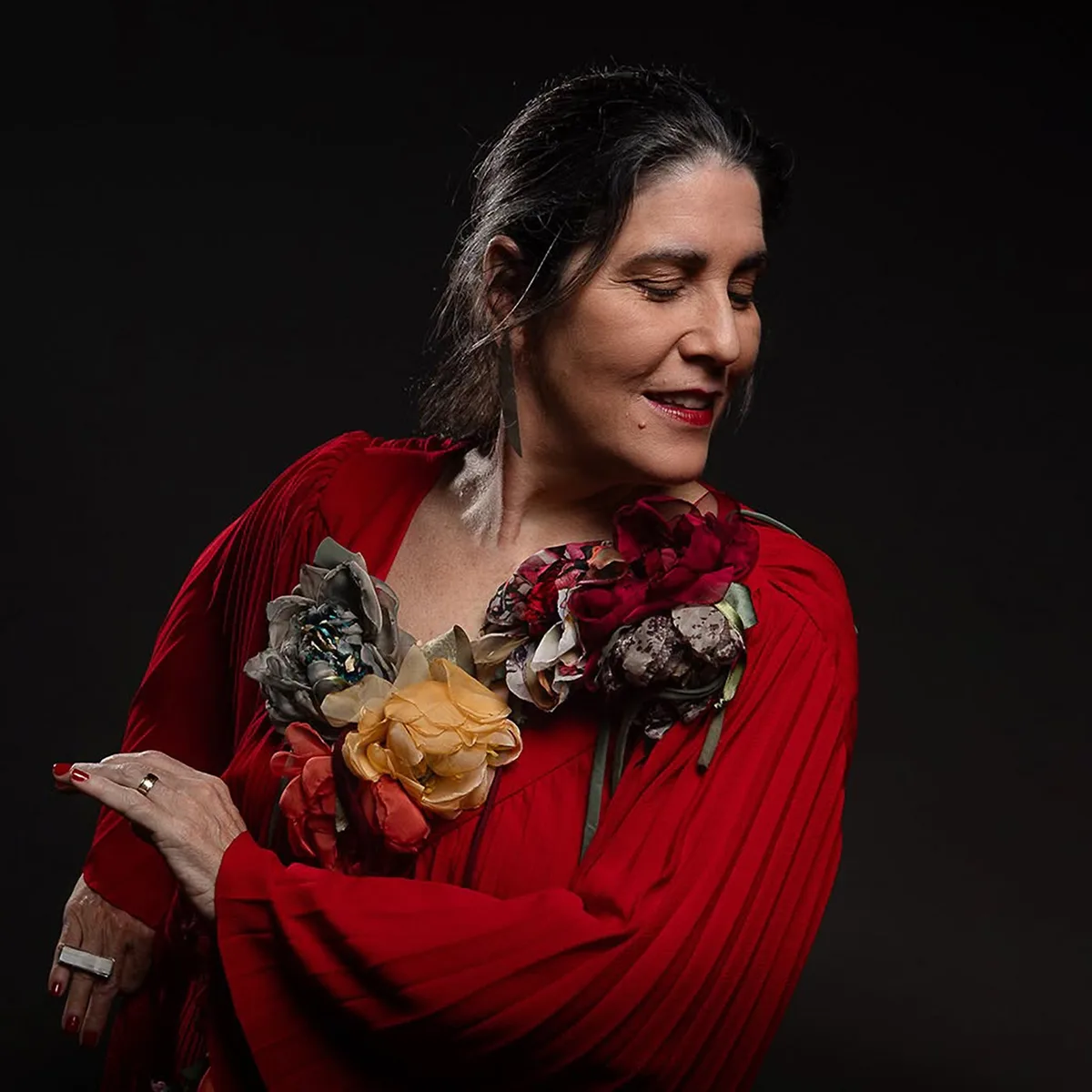 Mônica Salmaso, senhora cantora, interpreta Elizeth Cardoso com o rigor e a classe de... Elizeth Cardoso