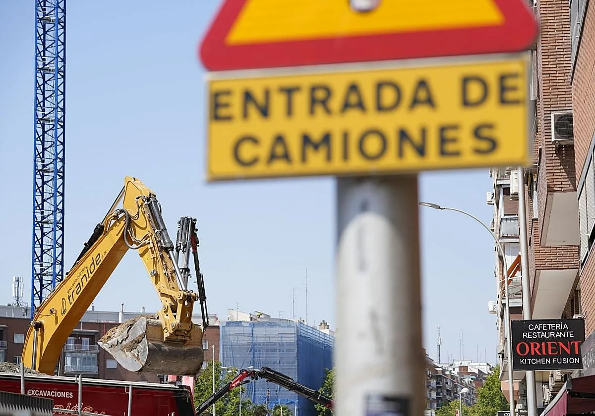 Muere uno de los dos trabajadores atrapados en el derrumbe de un edificio en obras en Sariñena (Huesca)