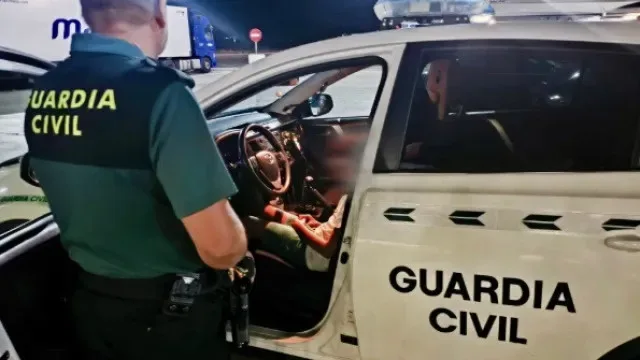 Pai esquece-se de filho em posto de combustível e viaja 100km sem ele