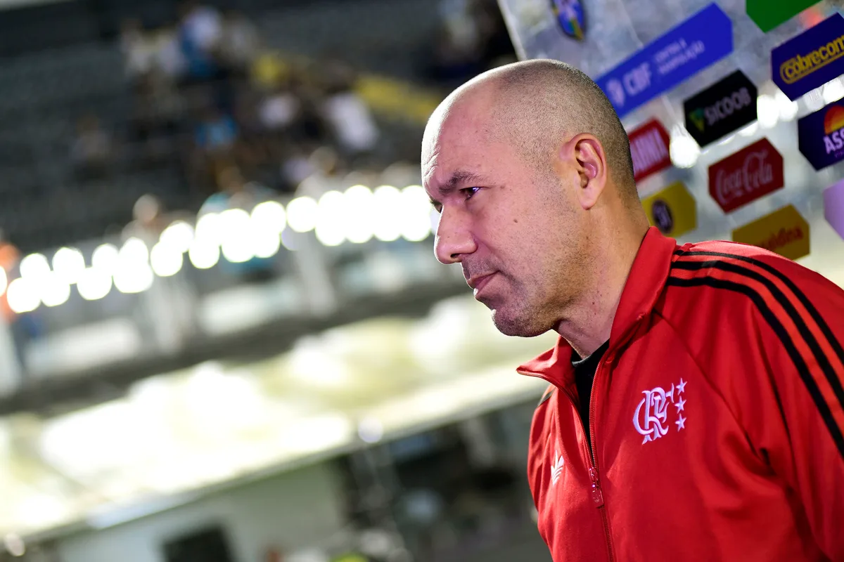 Leonardo Jardim lamenta empate de Flamengo contra o Santos: "Perdemos dois pontos"
