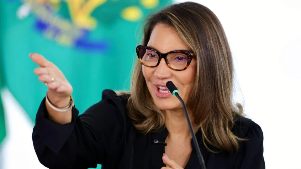 Janja homenageia Marisa Letícia após dizer que Brasil nunca teve primeira-dama que trabalhasse